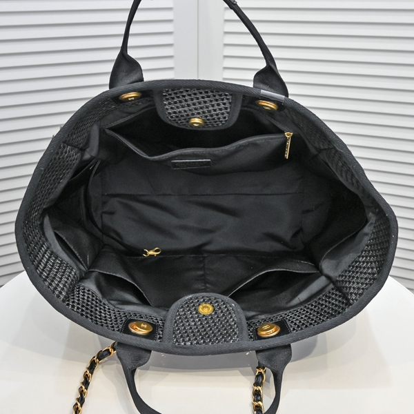 シャネルバッグ着用イメージ